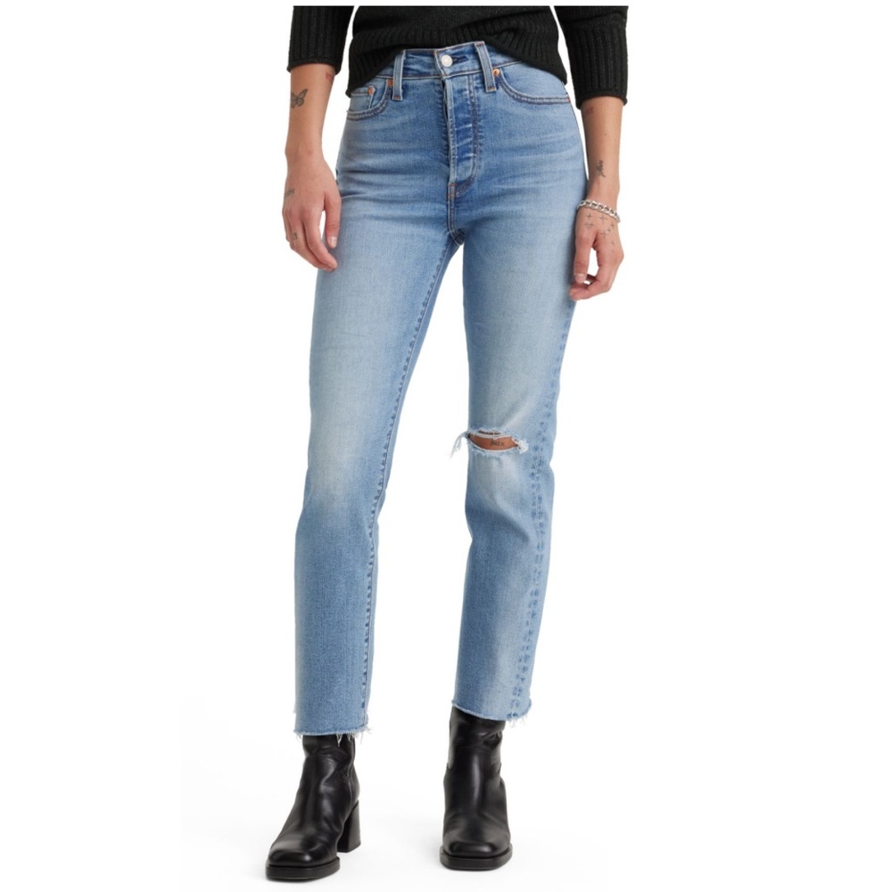 Levis Jeans Women 32 Blue Wedgie Straight Button Fly High Rise Lightwash Raw Hem
